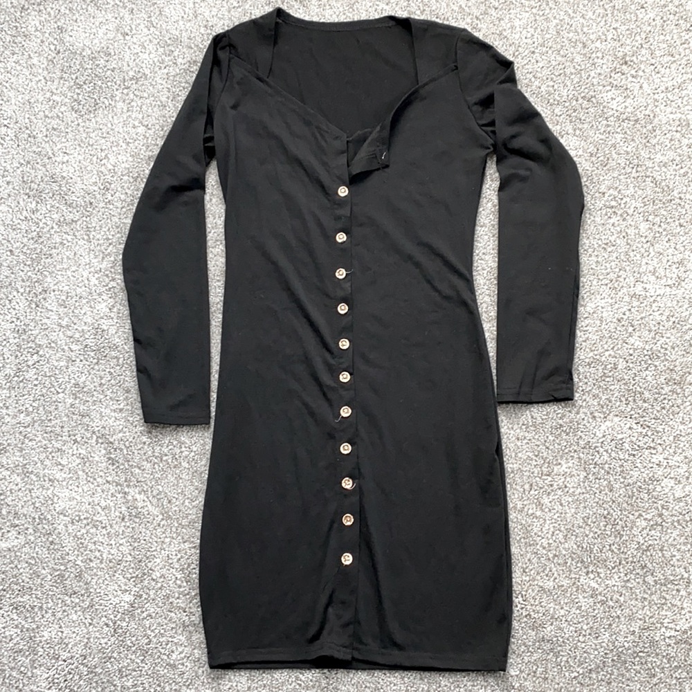 Cute button down black dress!